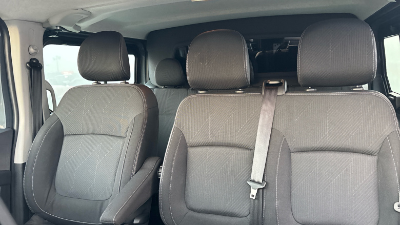 Nissan Primastar 30 L2 Diesel 2.0 dCi 130ps H1 Tekna+ Crew Van